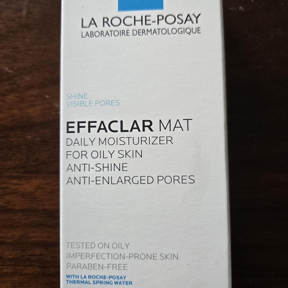 La Roche-Posay Effaclar Mat Daily Moisturizer - White